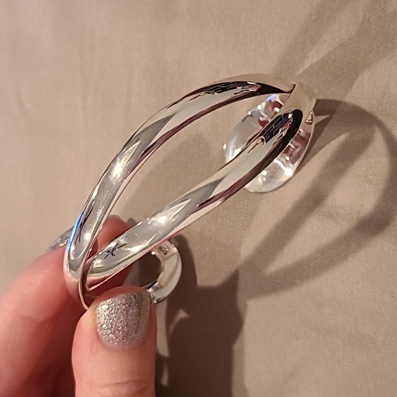 Twisted sterling silver cuff bracelet - Picture 4 of 7